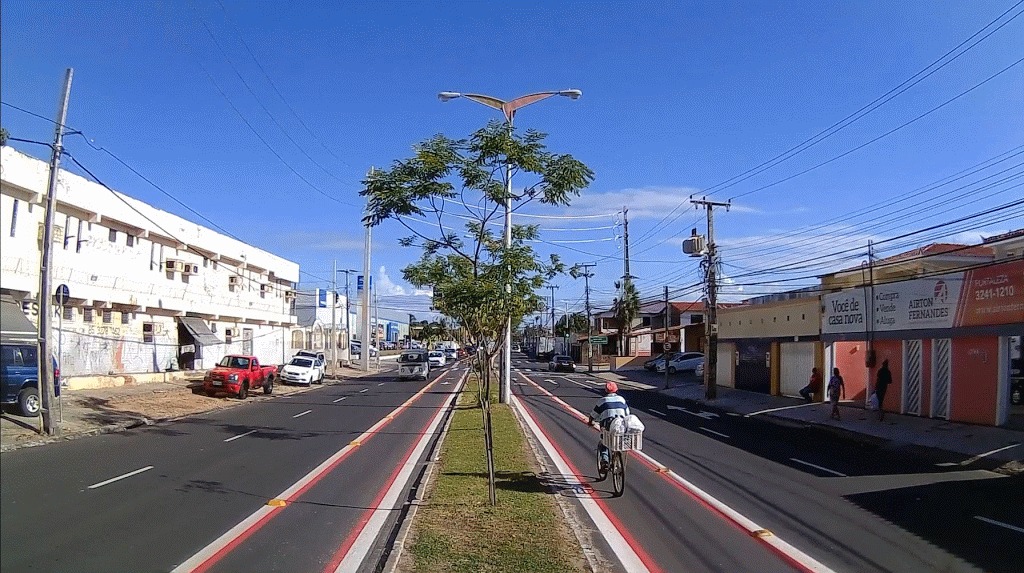 Avenida Rogaciano Leite