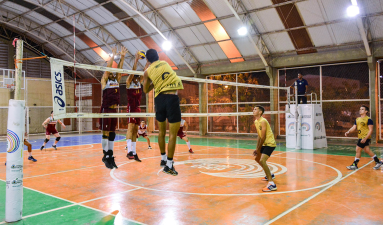 jogadores de vôlei