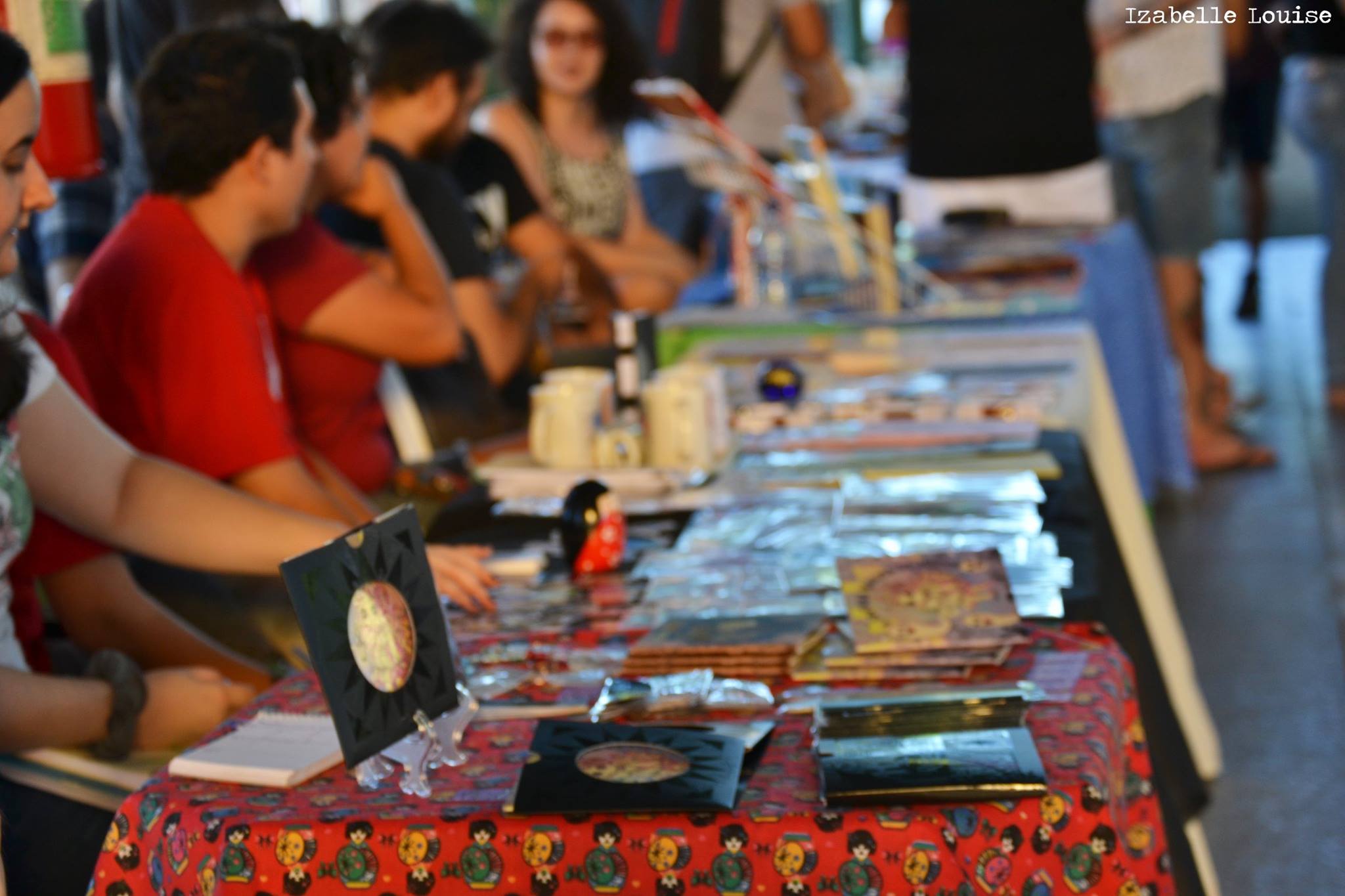 Exposição de produtos na feira Mercado dos Quadrinhos