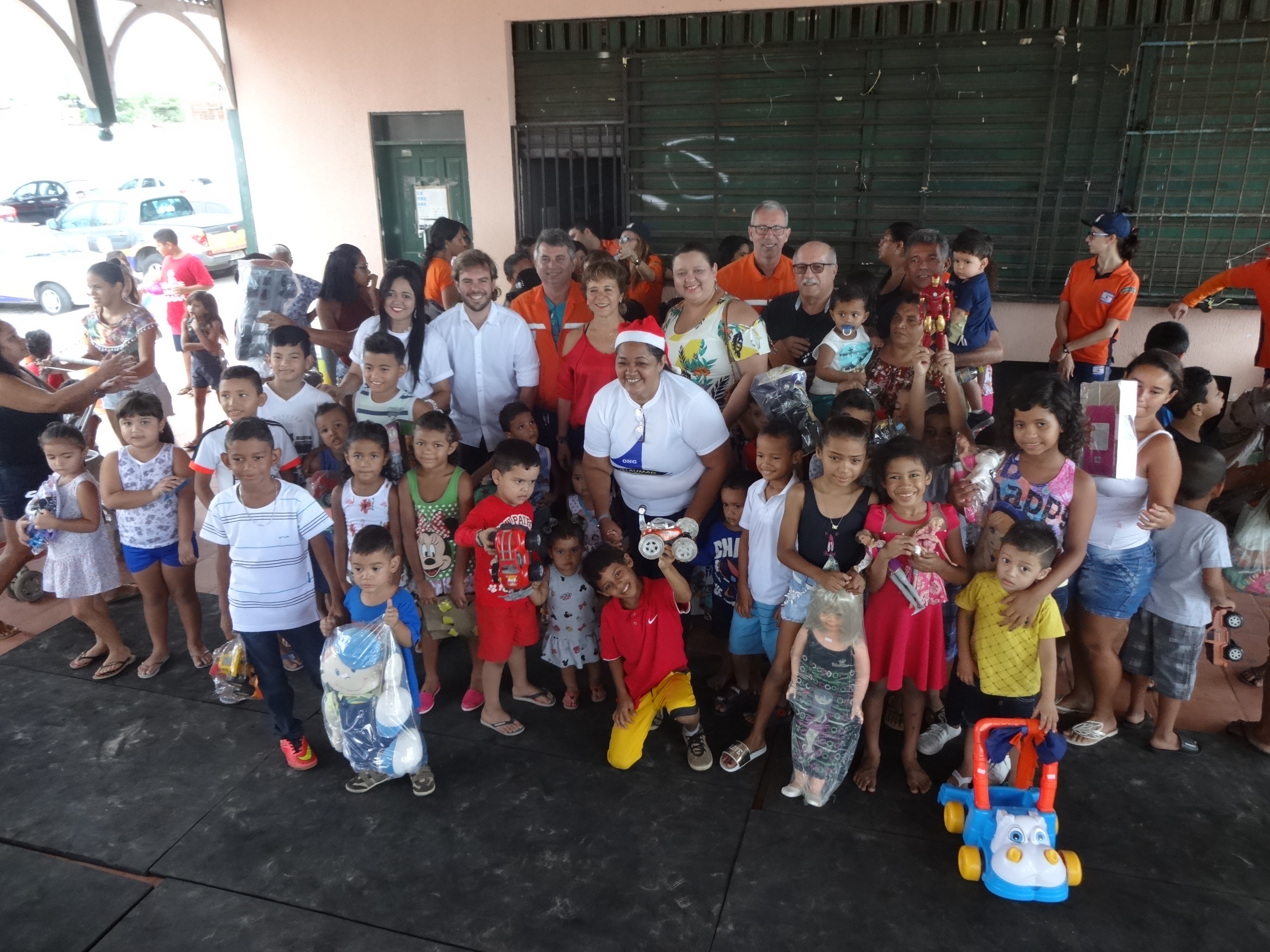 Doação de brinquedos da campanha Mão Solidária