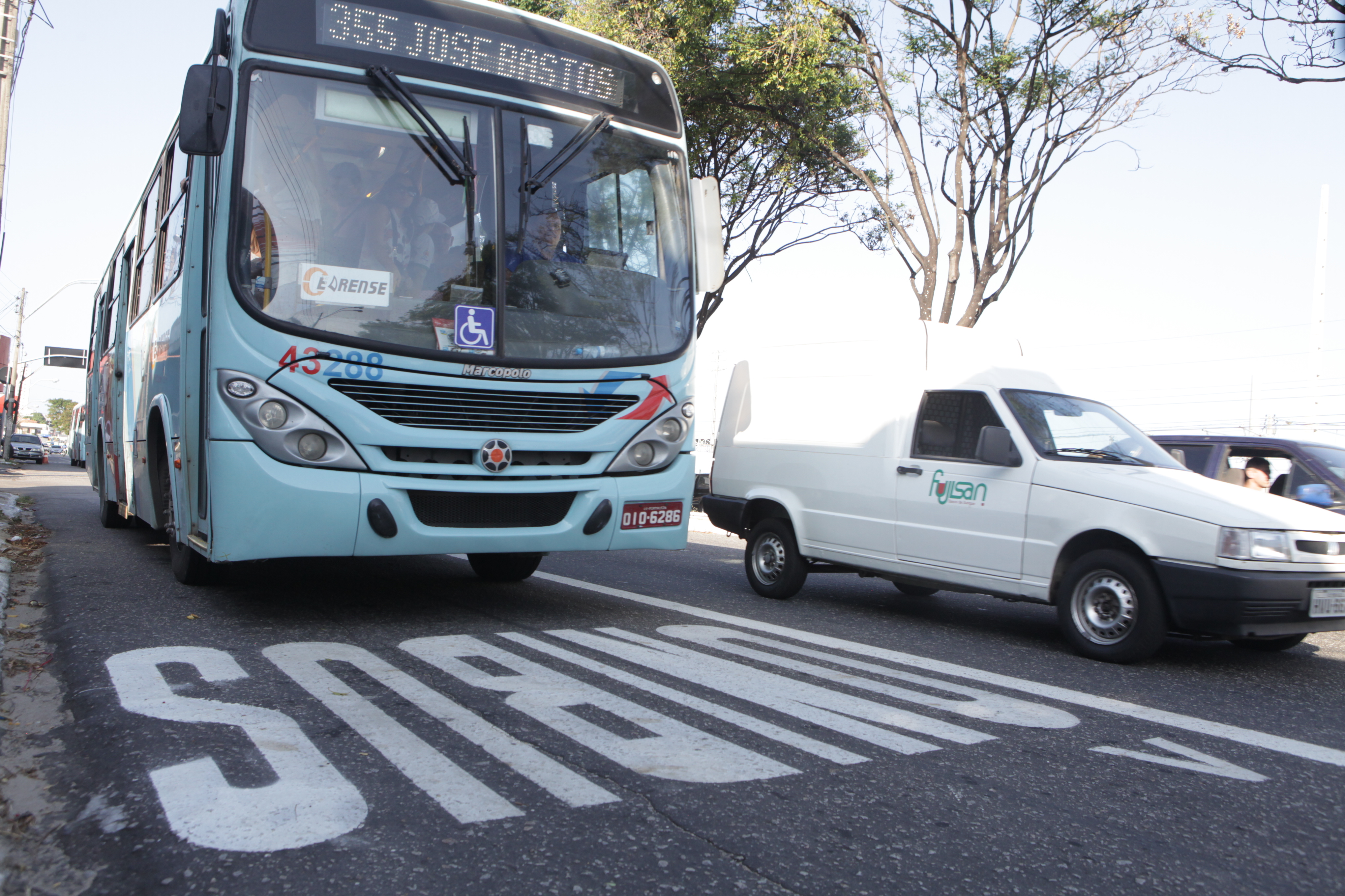 Ônibus na Faixa Exclusiva