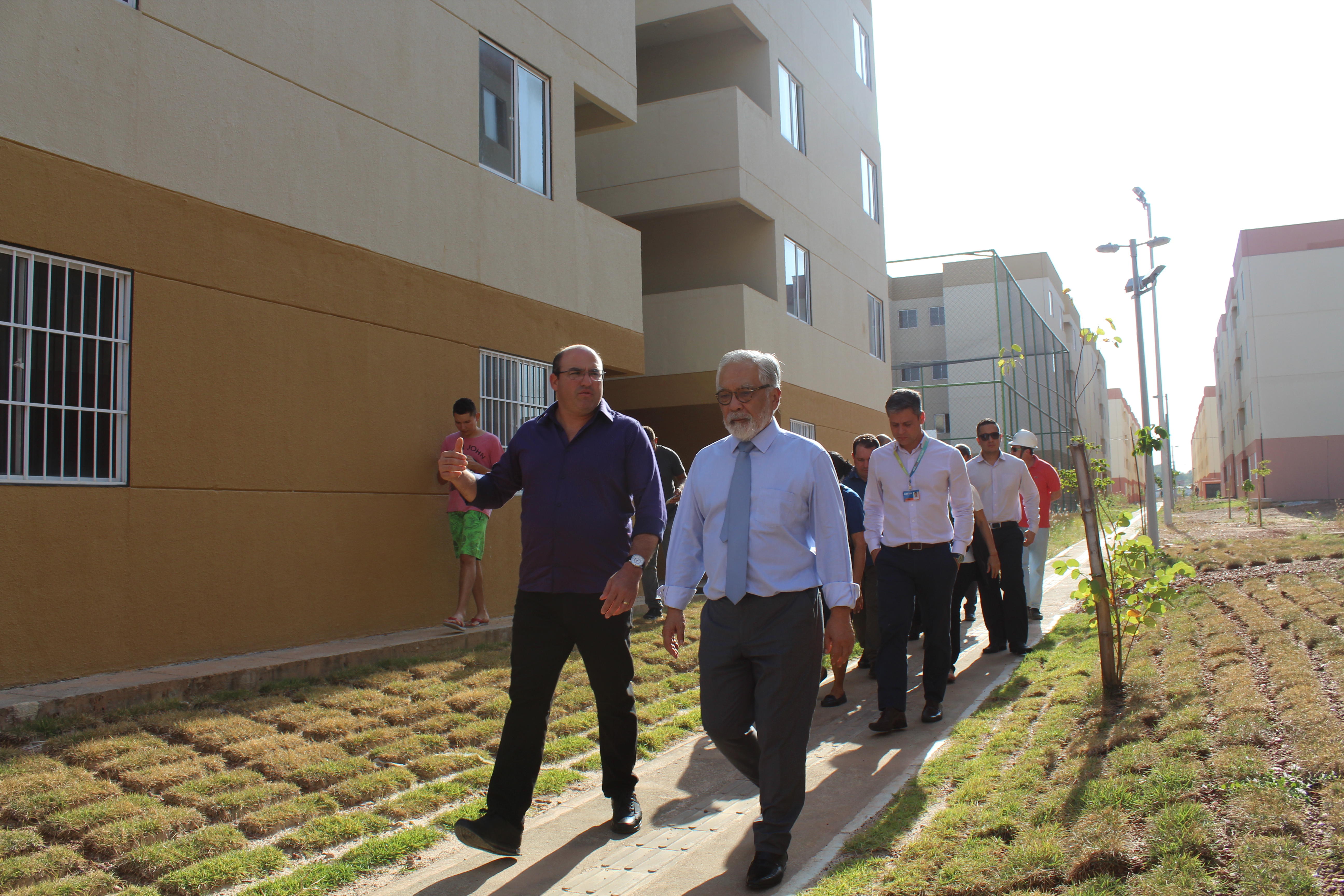 O secretário conheceu o residencial que fica no bairro Ancury