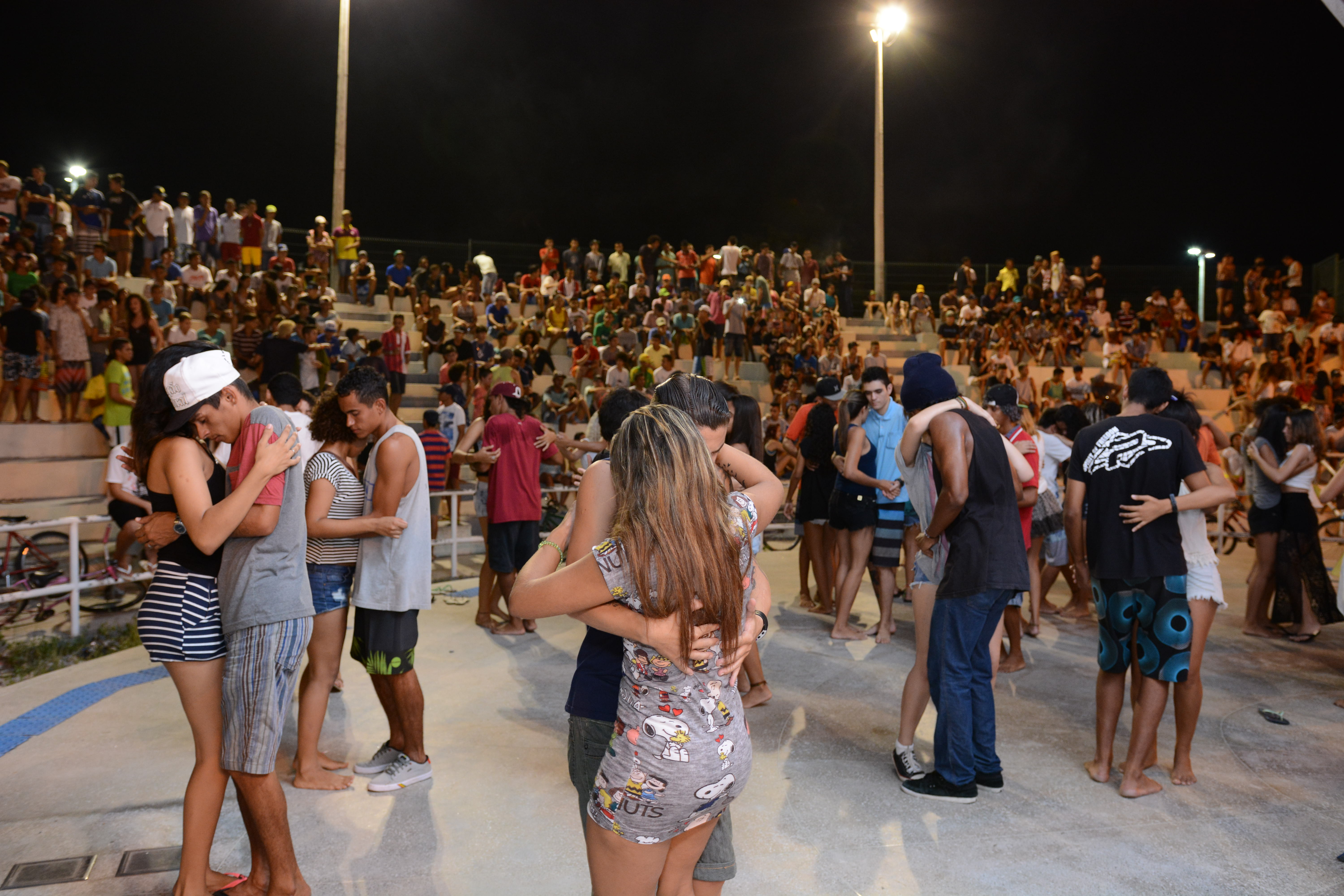 Jovens dançando reggae