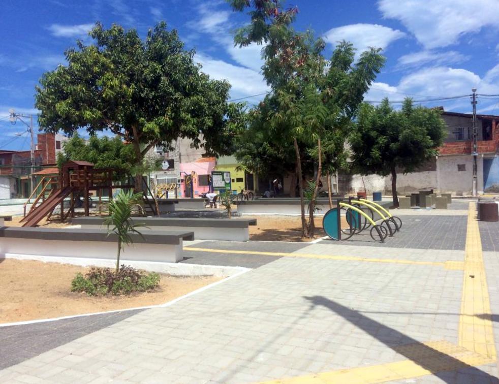 O equipamento contempla Academia ao Ar Livre e Parque Infantil do Projeto Praça Amiga da Criança, atendendo à solicitação da comunidade.