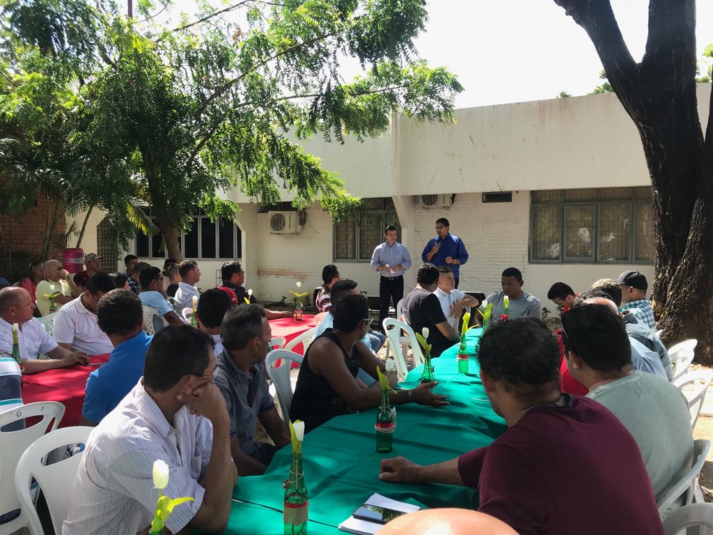 café da manhã para a equipe de limpeza da Regional II de Fortaleza