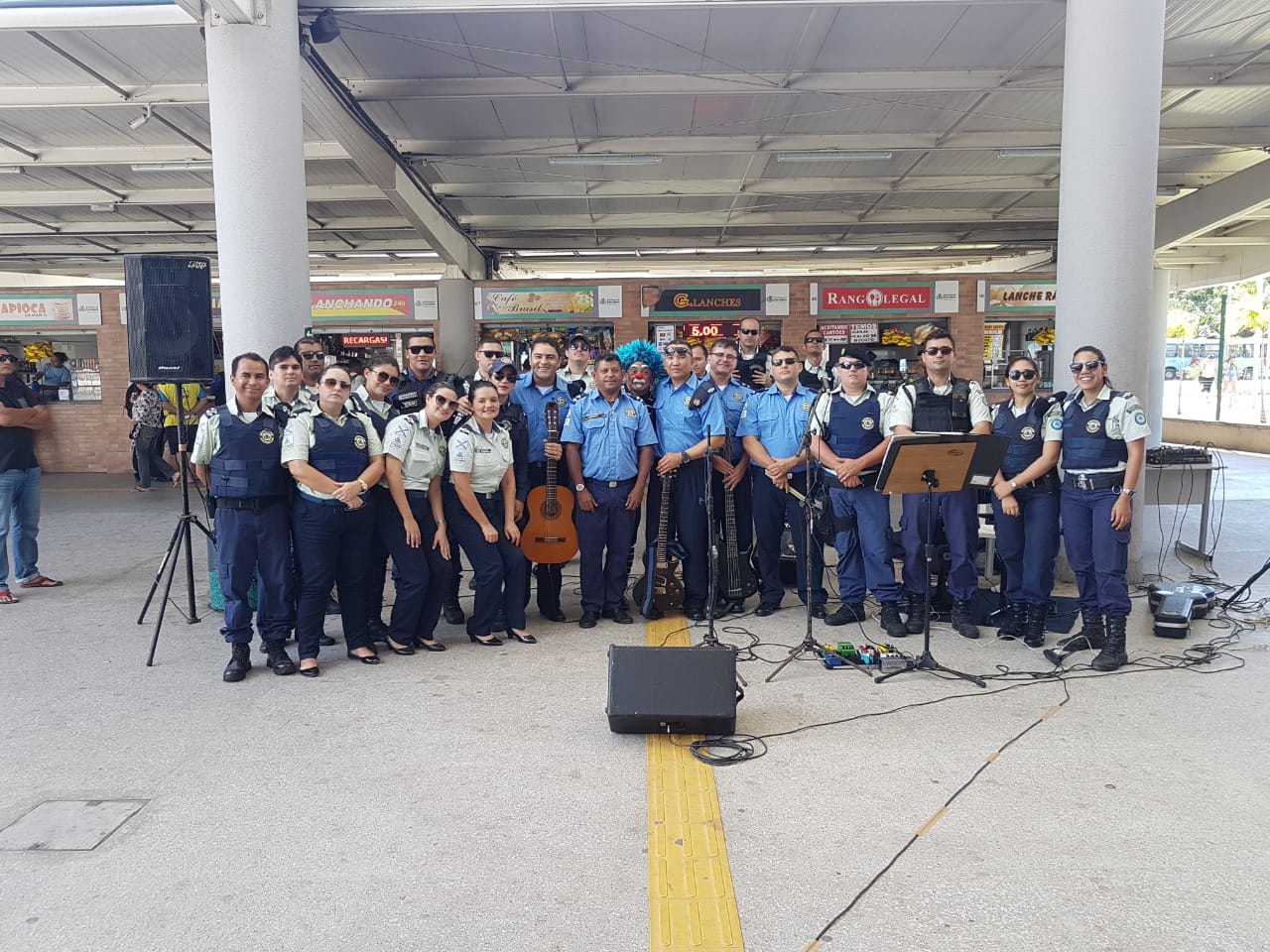 Banda da Guarda Municipal tocando no Terminal da Messejana 