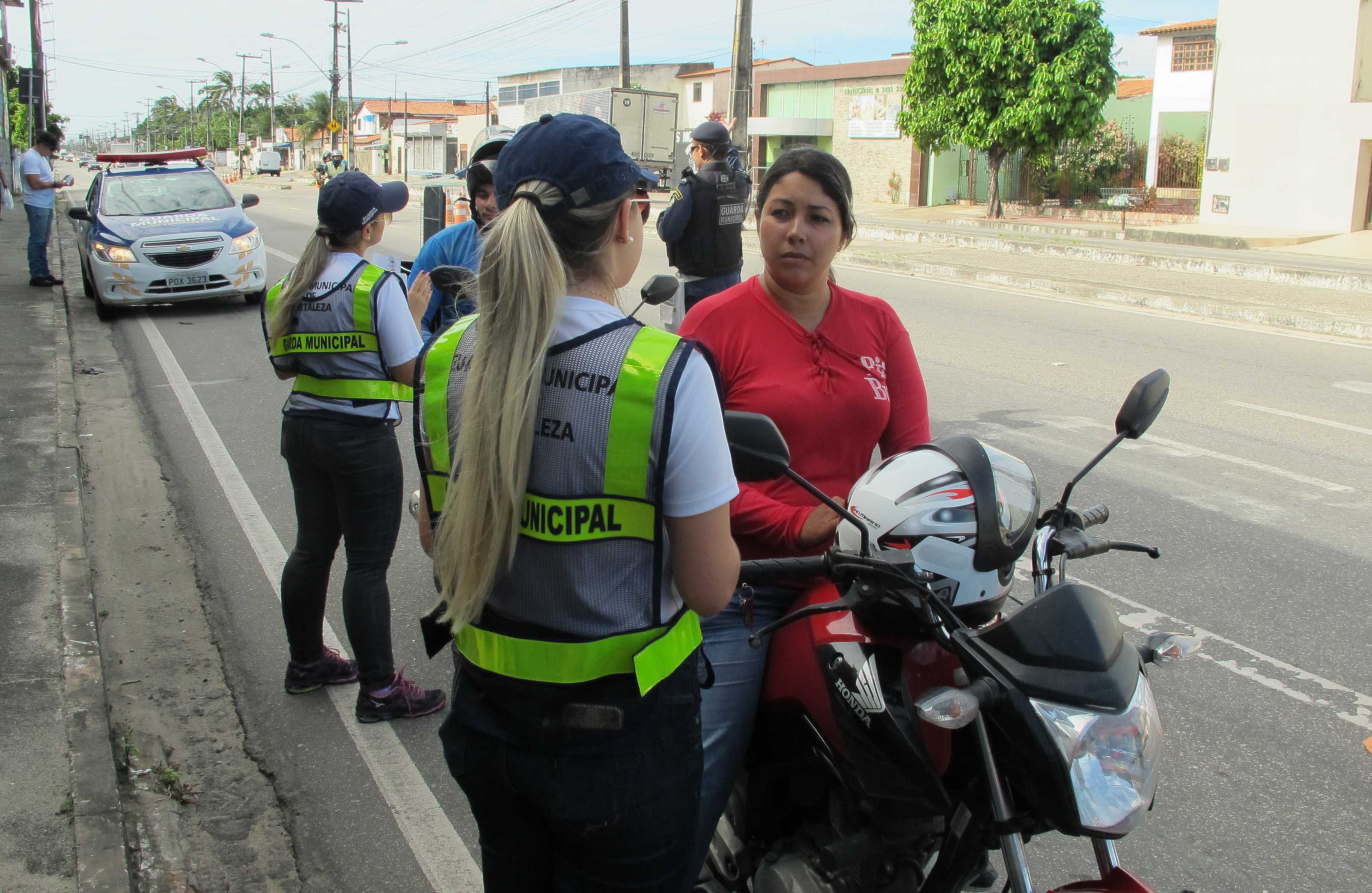 As abordagens são educativas e ocorrem em toda a Cidade