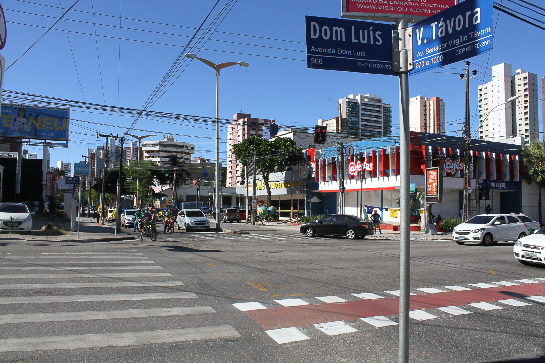 Esquina das Av. Dom Luís e Senador Virgílio Távora