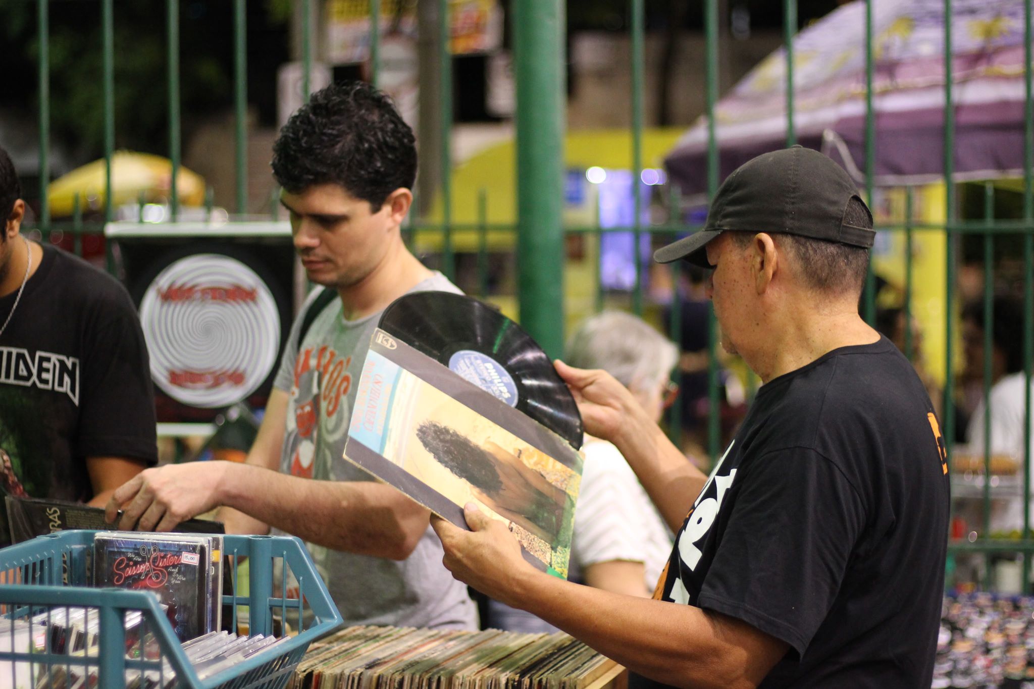 Feira Afins de Vitrola no Mercado dos Pinhões