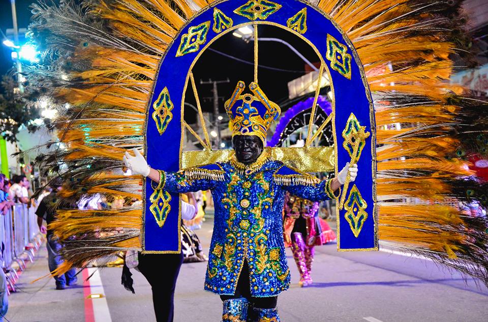 Desfile na Avenida Domingos Olímpio