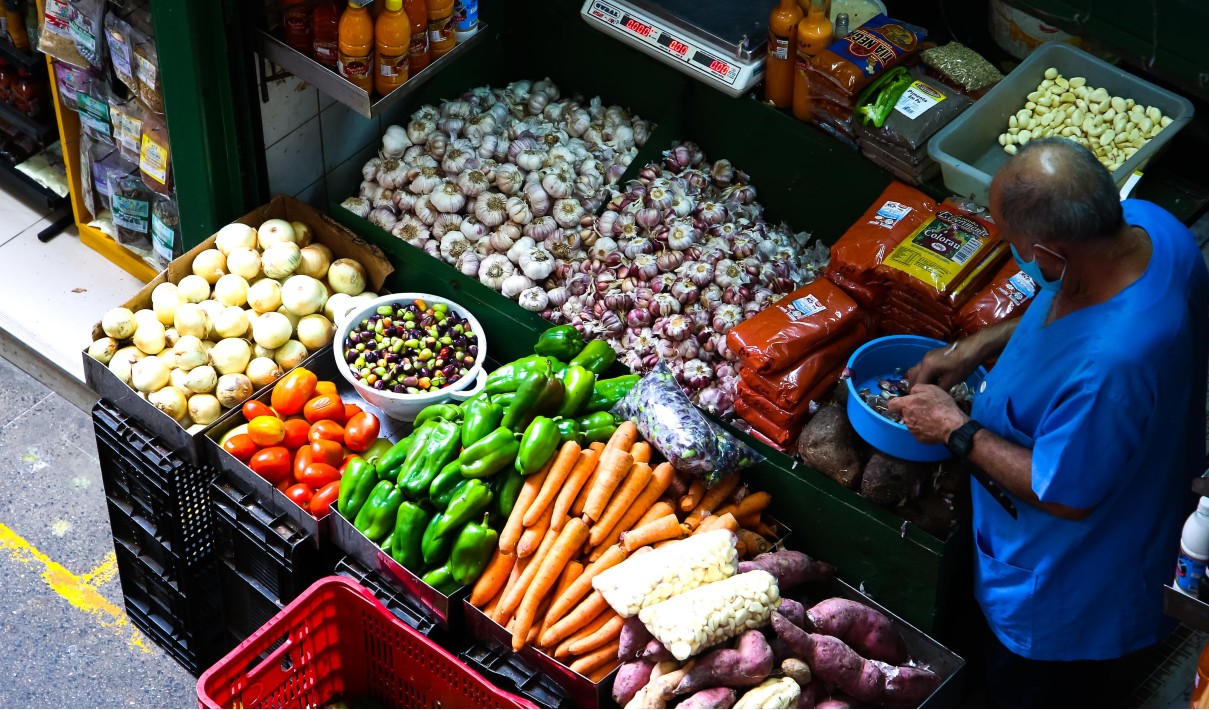 interior do mercado são sebastião