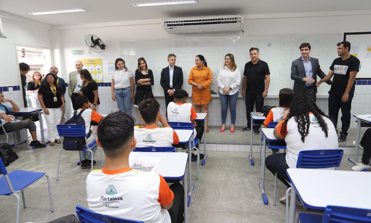 Representantes da CAF visitam unidades da Rede