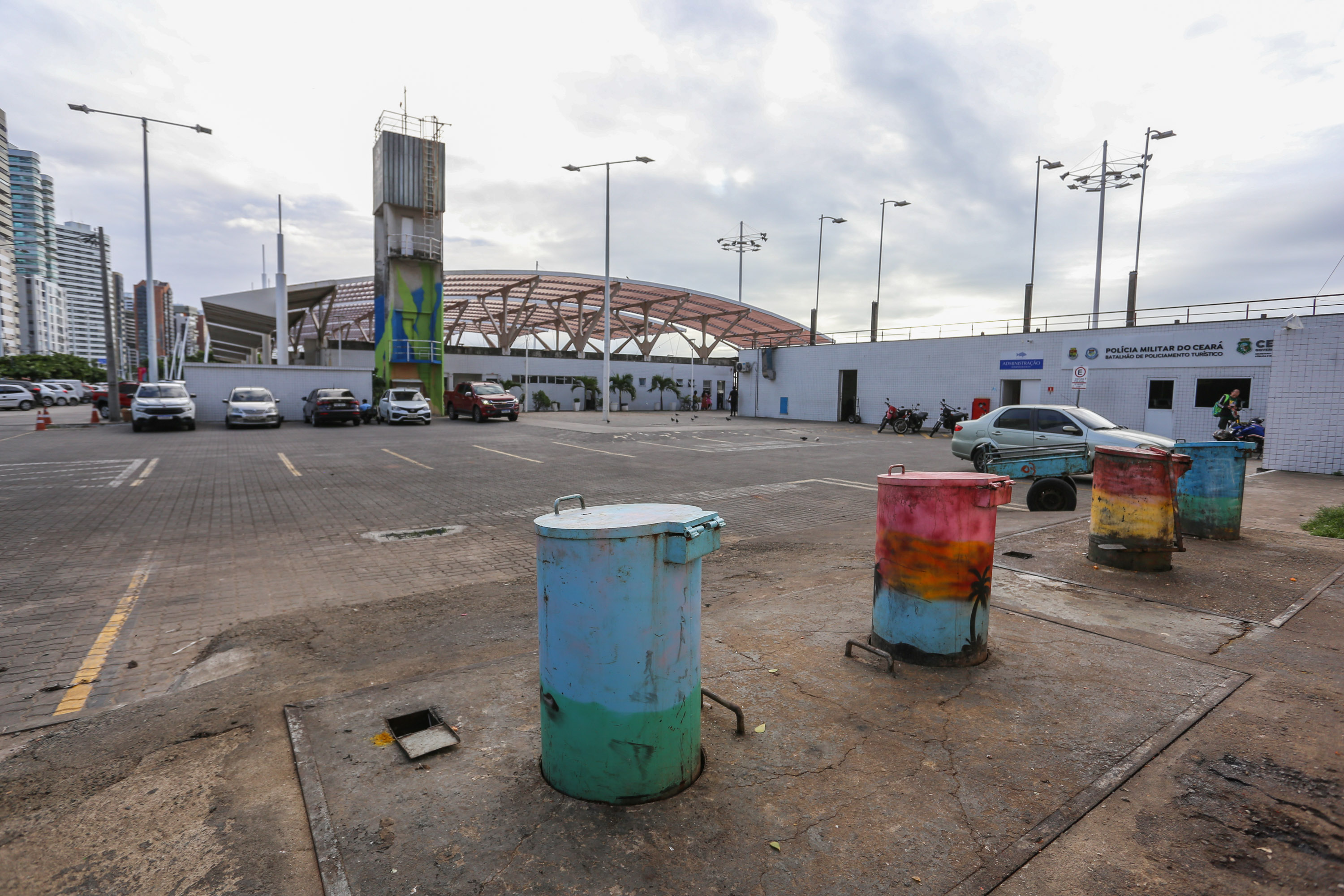 lixeiras do mercado dos peixes