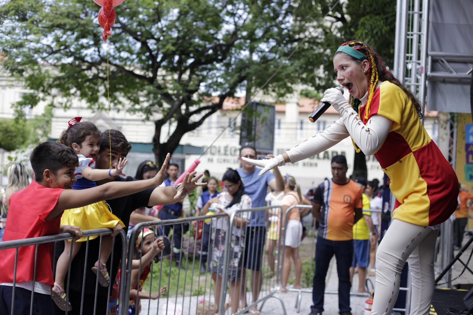 Carnaval infantil na Praça Figueira de Melo