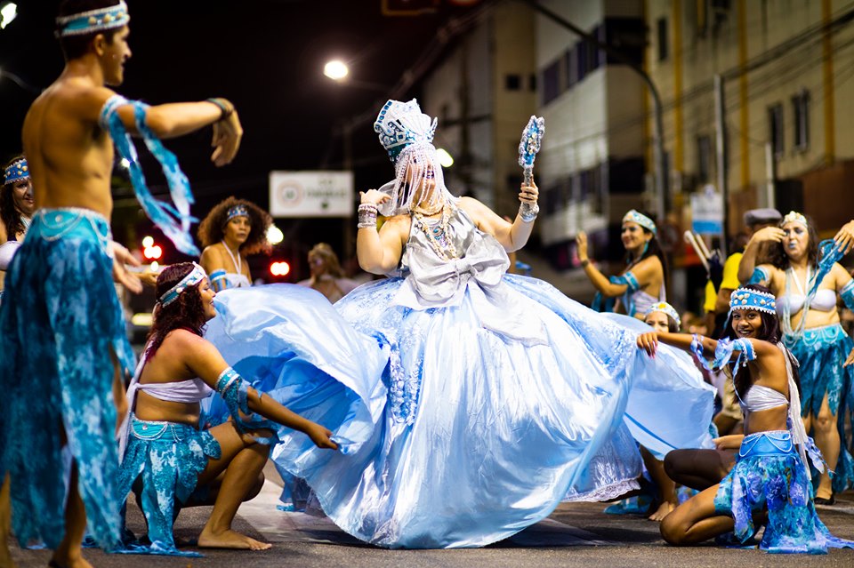 apresentação de maracatu na avenida domingos olimpio