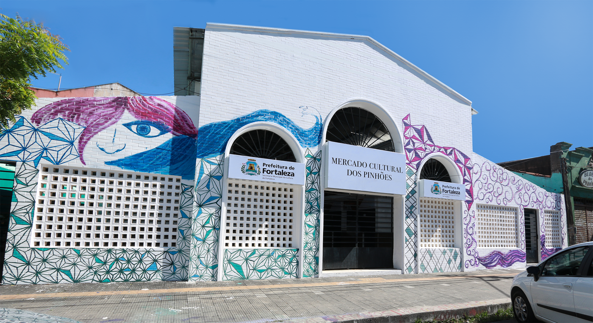 Mercado Cultural dos Pinhões em momento de realização de feira orgÂnica 