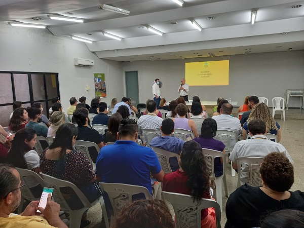 Pessoas no auditório