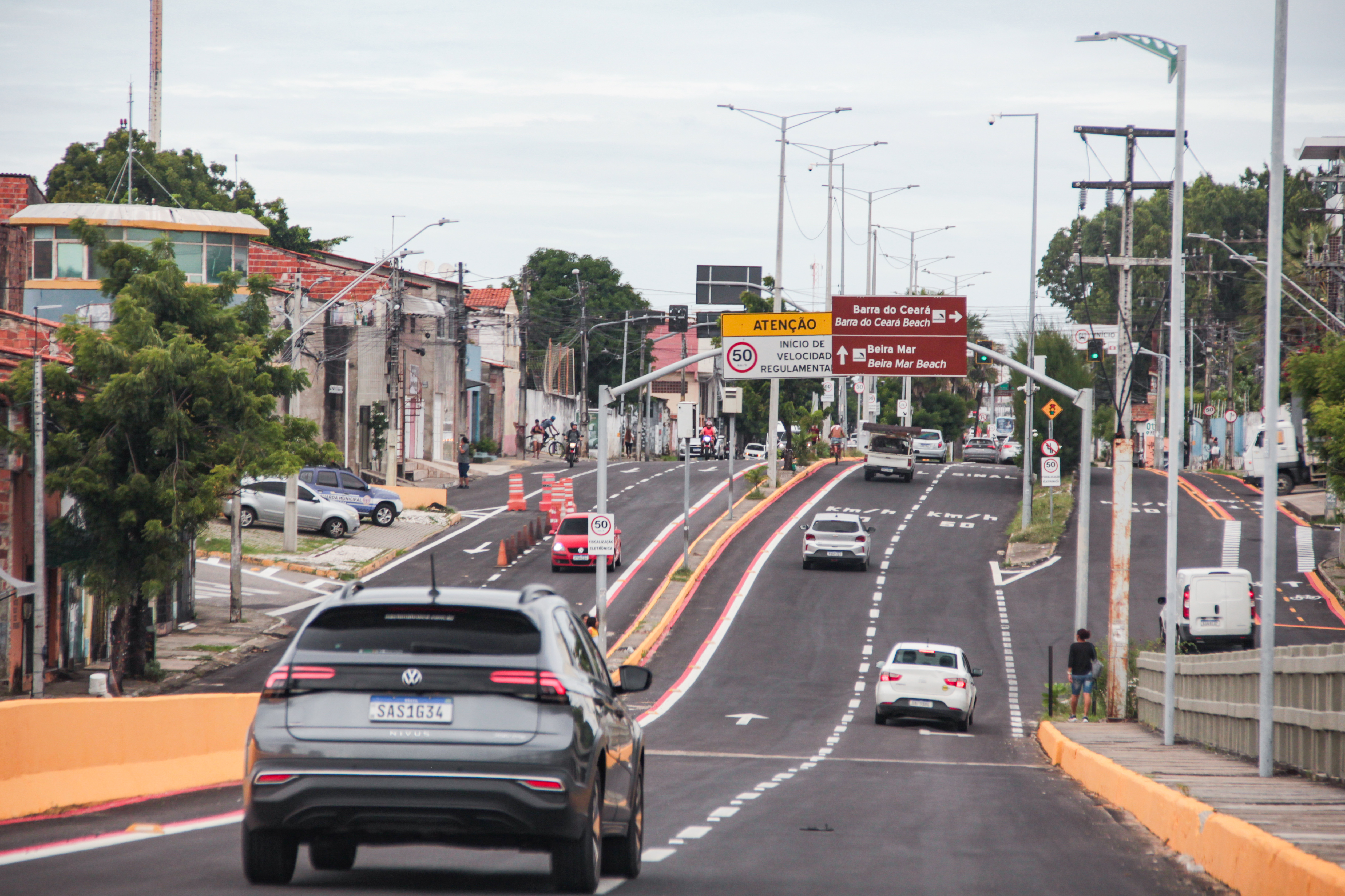 avenida com asfalto novo