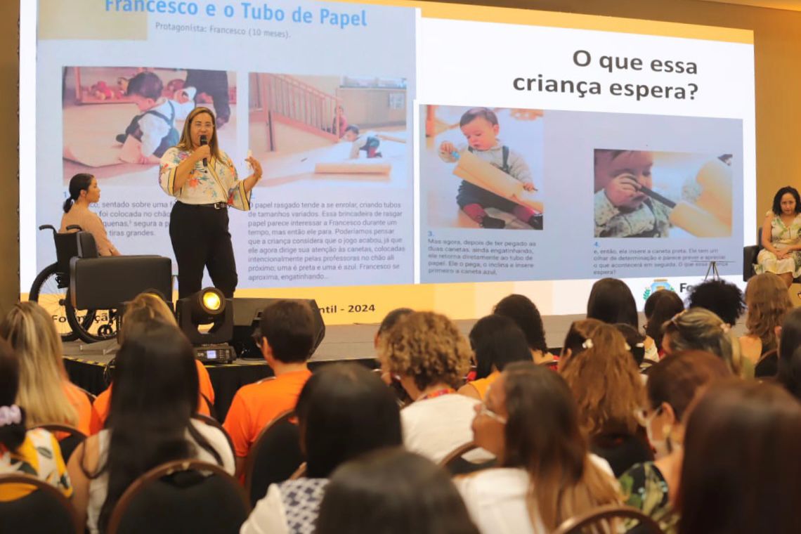 Seminário da Semana de Formação Continuada para Assistentes da Educação Infantil 