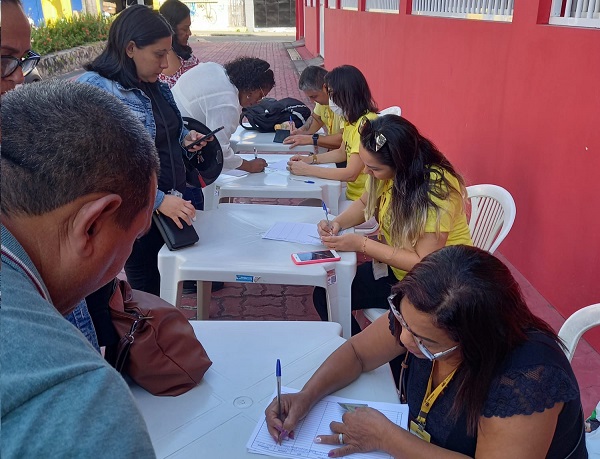 Equipe realiza credenciamento