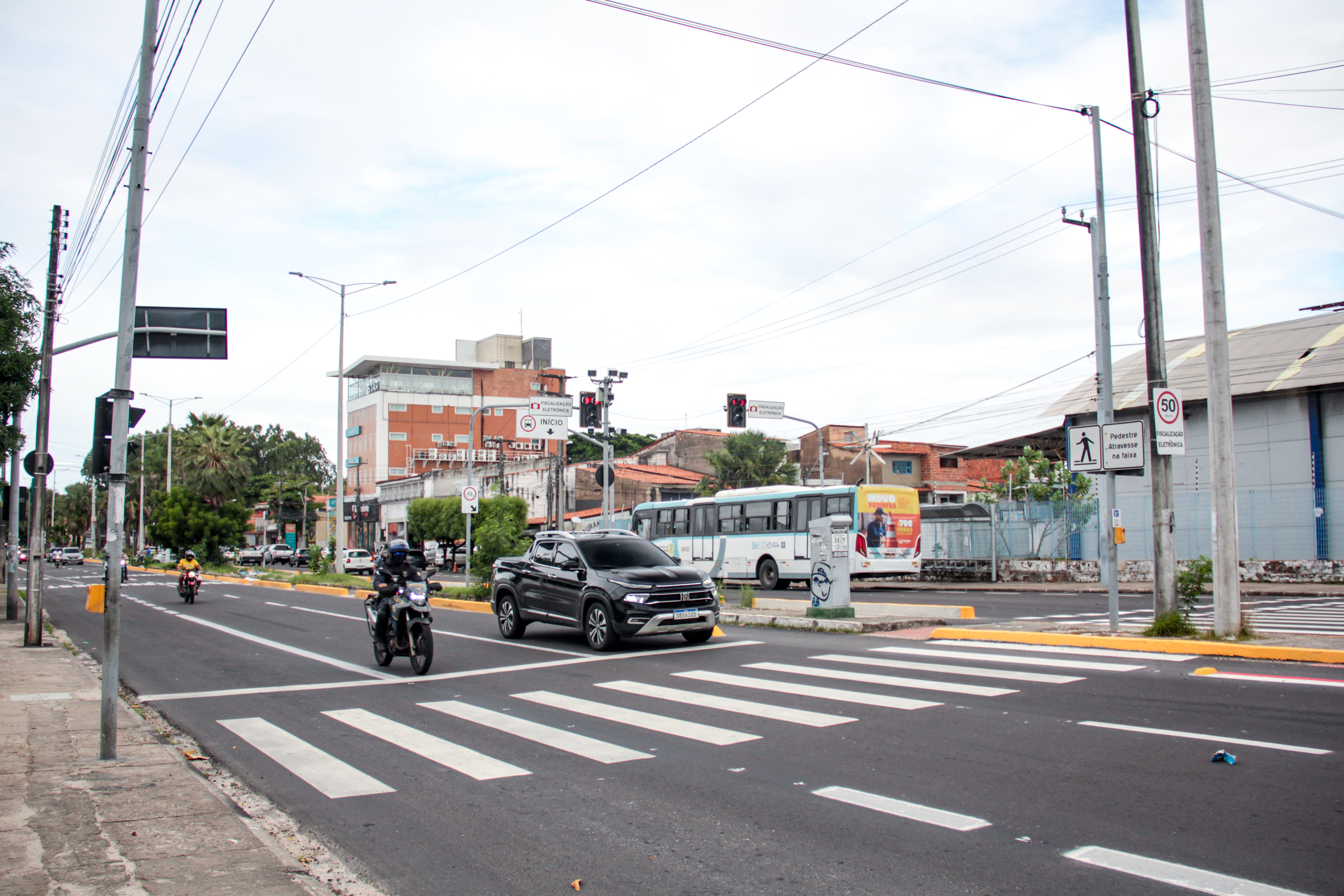 Leste Oeste recapeada e sinalizada 