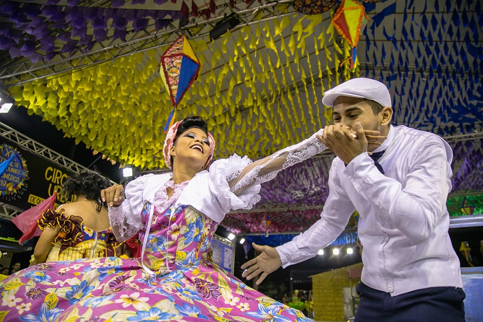 Apresentação de quadrilha junina 